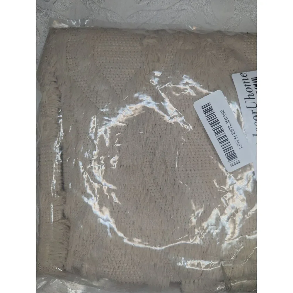 🛋️ NWT decorUhome Faux Fur Throw Pillow Covers 18" Set of 2 Beige - Picture 7 of 7